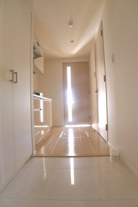 物件内観写真15　(玄関)