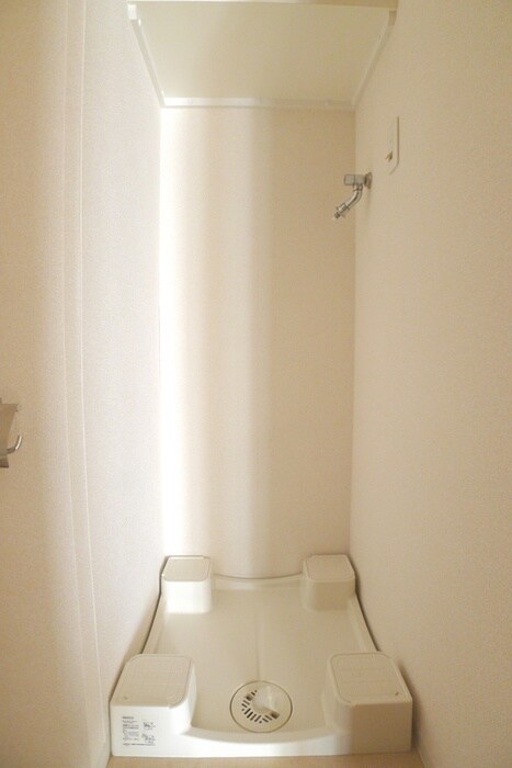 物件内観写真18　(洗濯機置場)