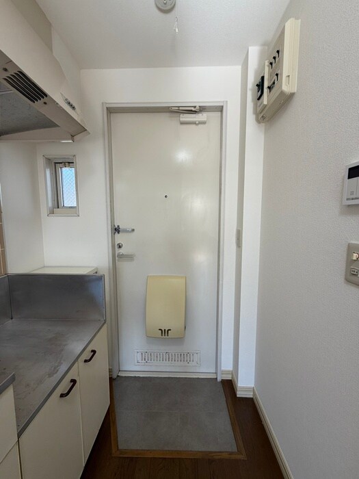 物件内観写真14　(玄関)
