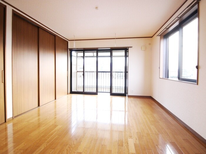 物件内観写真4　(居室)