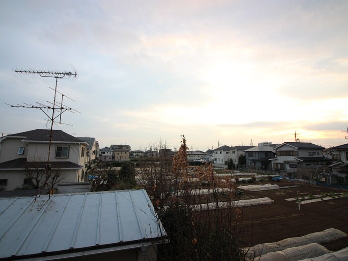 物件内観写真11　(室内からの展望)