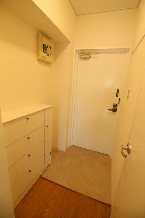 物件内観写真14　(玄関)