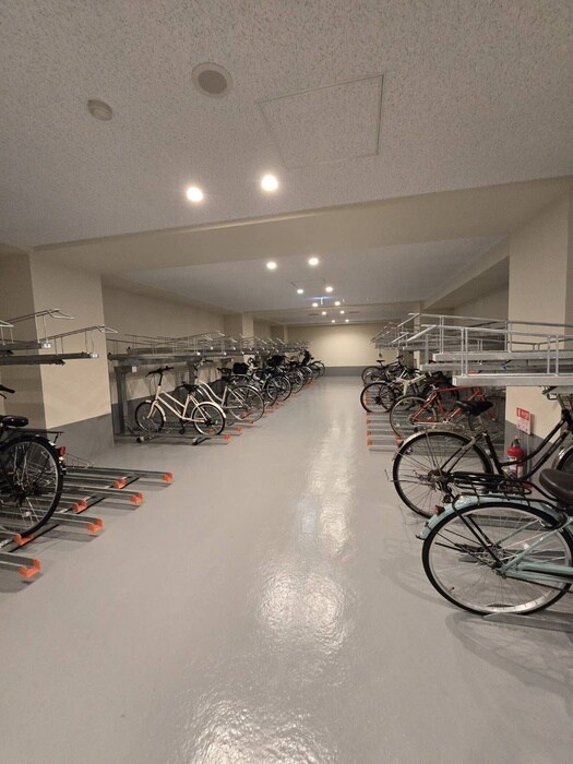 物件外観写真5　(駐輪場)