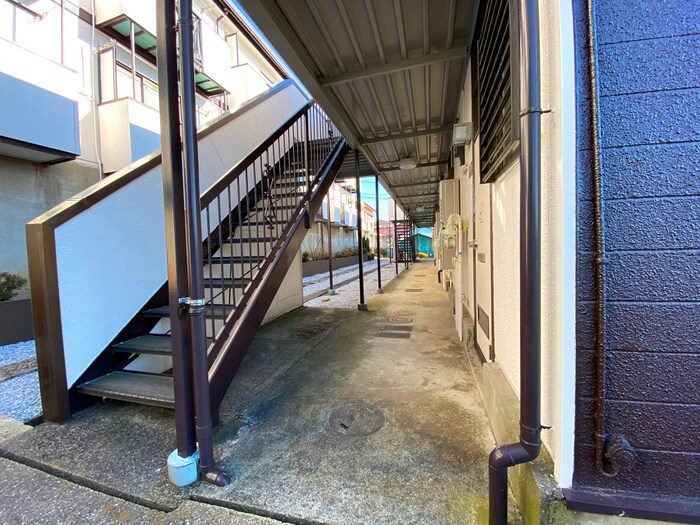 物件外観写真5　(エントランス部分)