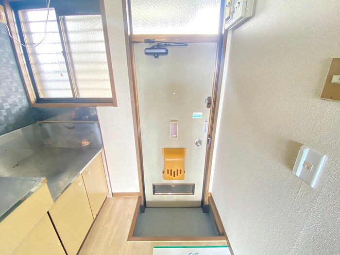 物件内観写真15　(玄関)