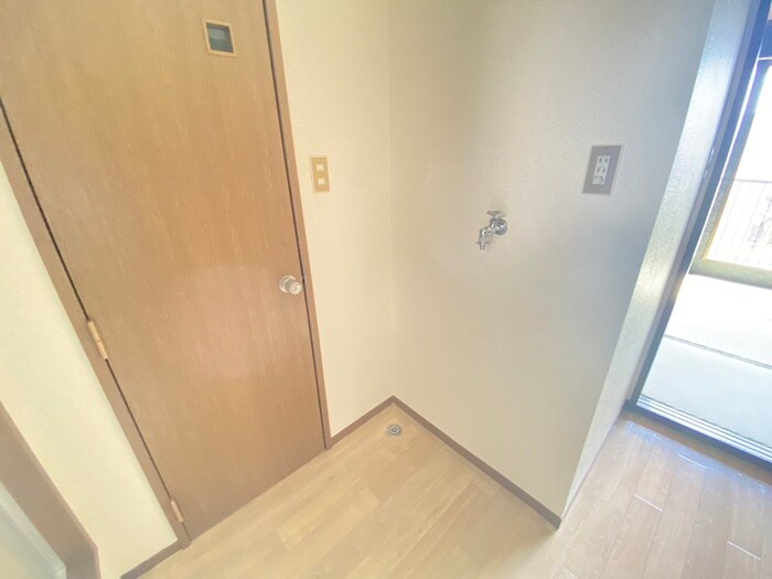 物件内観写真19　(洗濯機置場)