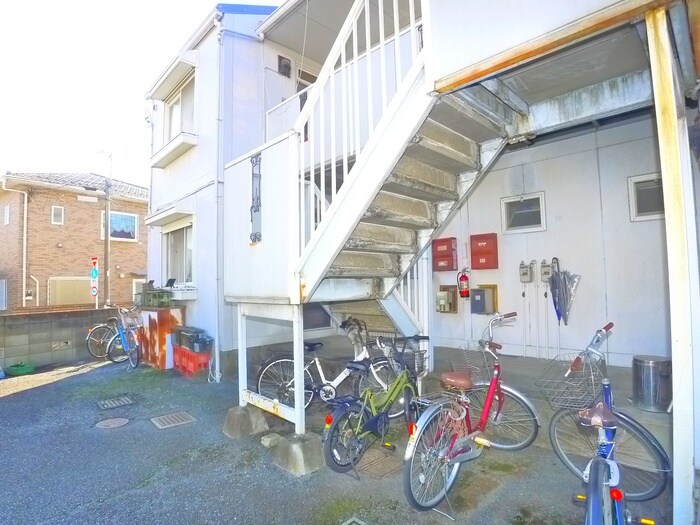 物件外観写真5　(駐輪場)