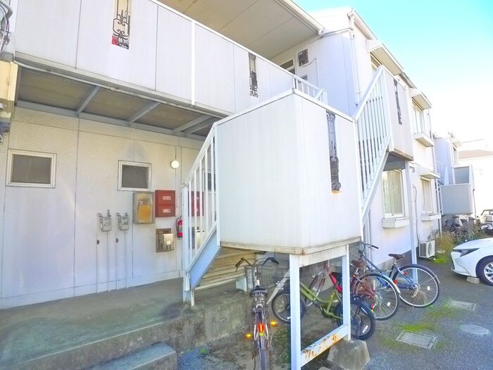 物件外観写真6　(エントランス部分)