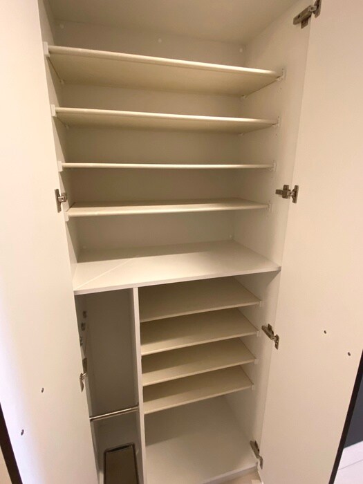 物件内観写真15　(靴箱)