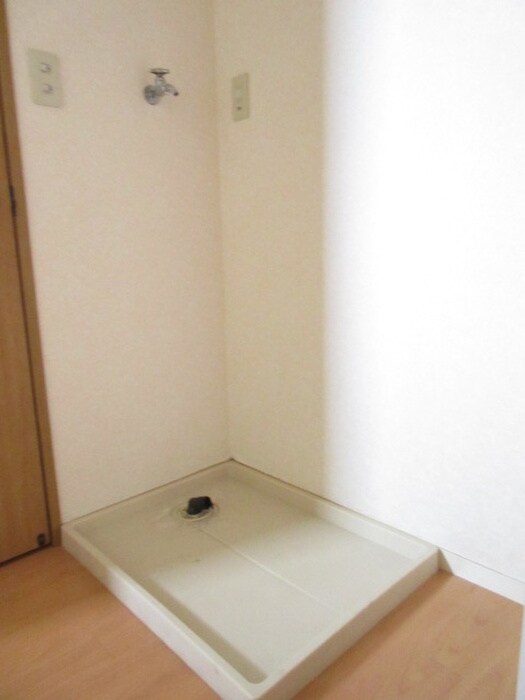 物件内観写真14　(洗濯機置場)