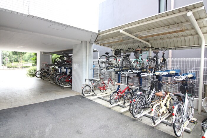 物件外観写真6　(駐輪場)