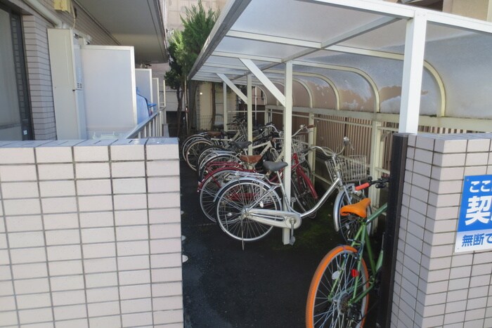 物件外観写真4　(駐輪場)