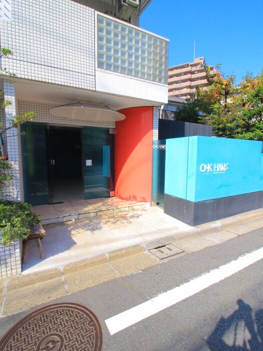 物件外観写真3　(エントランス部分)