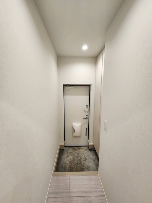物件内観写真16　(玄関)