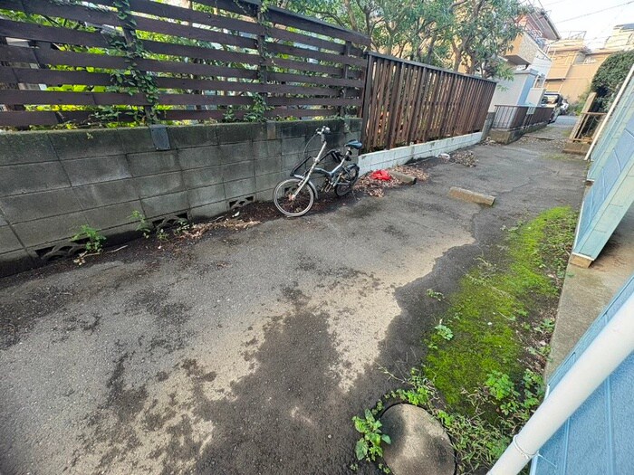 物件外観写真4　(駐輪場)