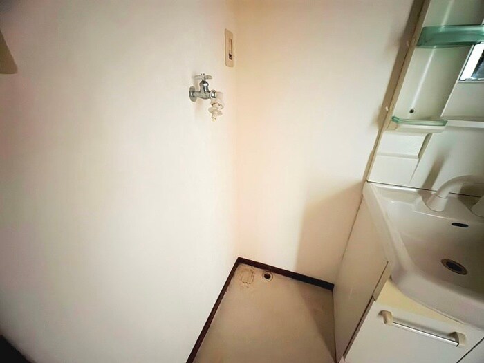 物件内観写真17　(洗濯機置場)