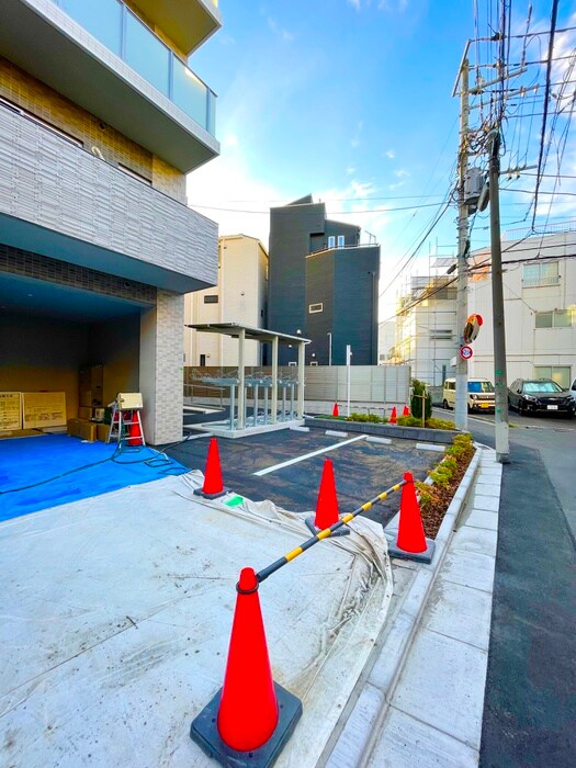 物件外観写真5　(駐車場)