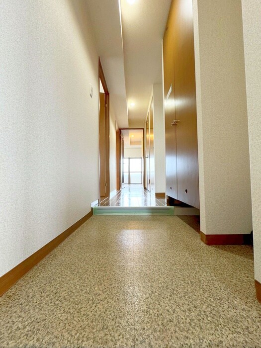 物件内観写真17　(玄関)