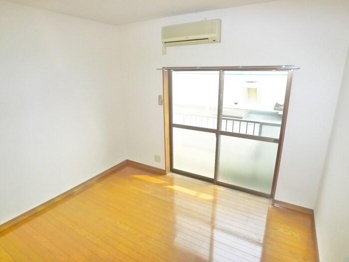 物件内観写真9　(居室)