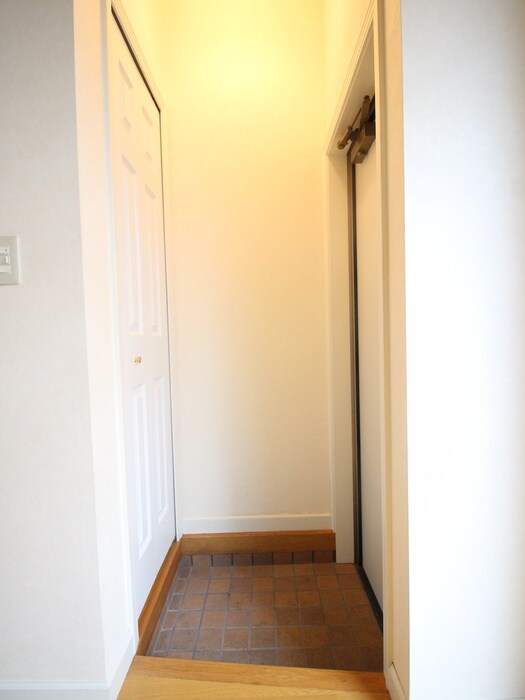 物件内観写真9　(玄関)