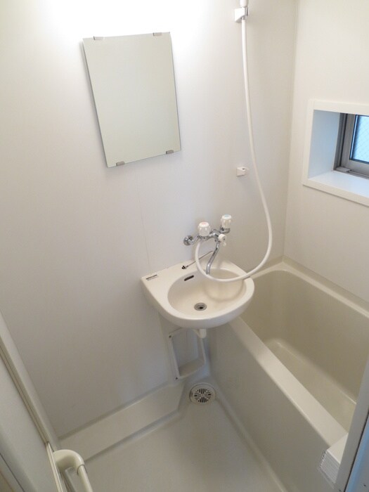 ロ－レル本郷のバス