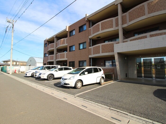 物件外観写真4　(駐車場)