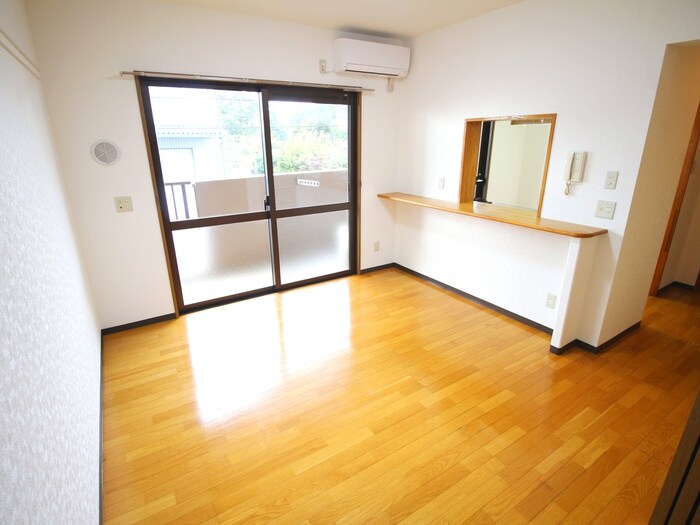 物件内観写真10　(室内からの展望)