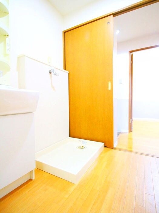 物件内観写真14　(洗濯機置場)