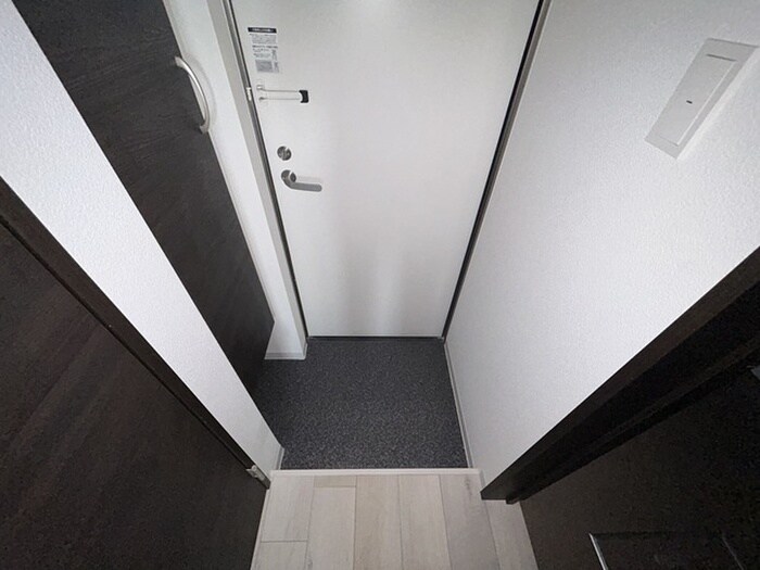 物件内観写真7　(玄関)