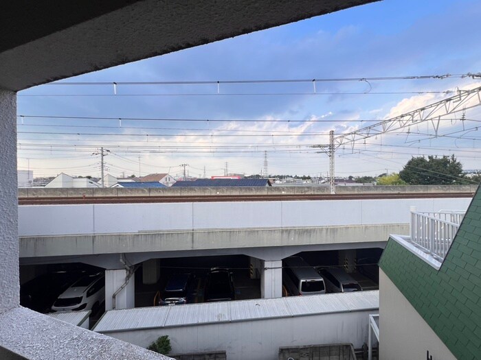 物件内観写真14　(室内からの展望)