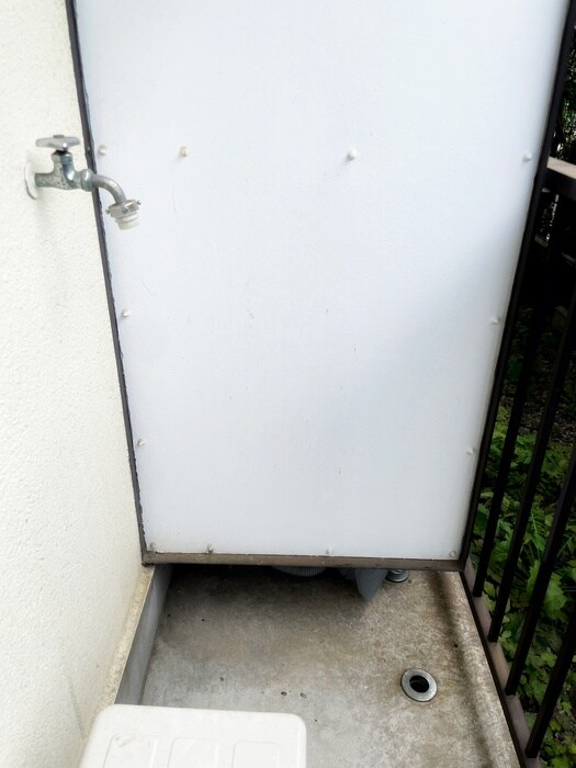 物件内観写真16　(洗濯機置場)