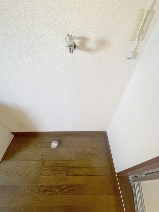 物件内観写真21　(洗濯機置場)