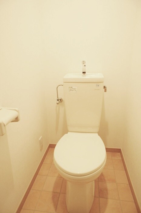 物件内観写真14　(トイレ)