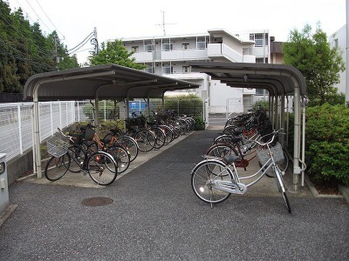 物件外観写真4　(駐輪場)