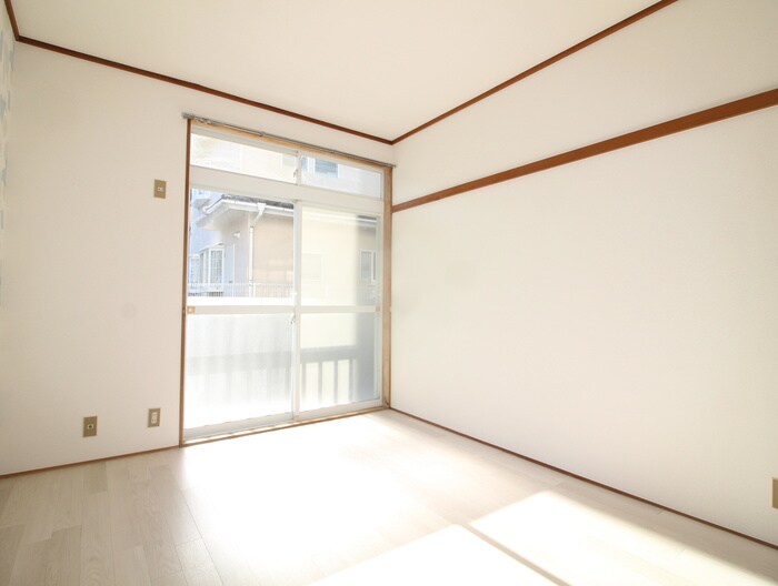 物件内観写真8　(居室)