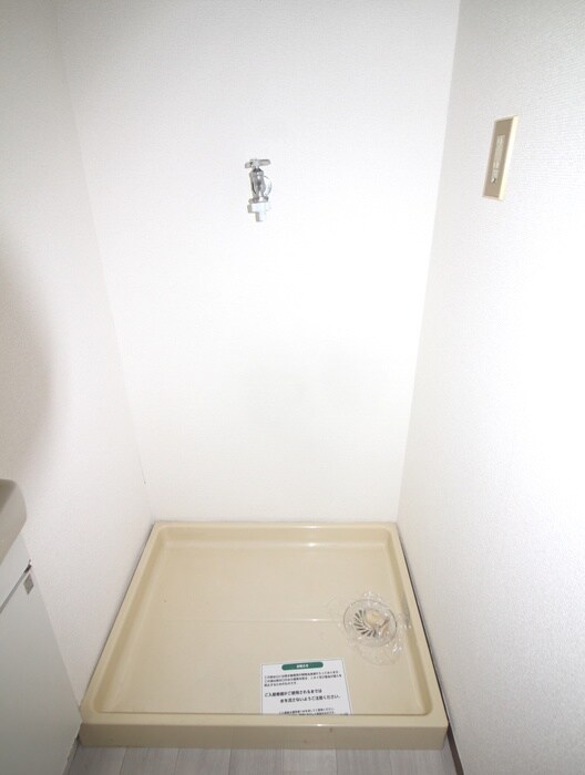 物件内観写真17　(洗濯機置場)