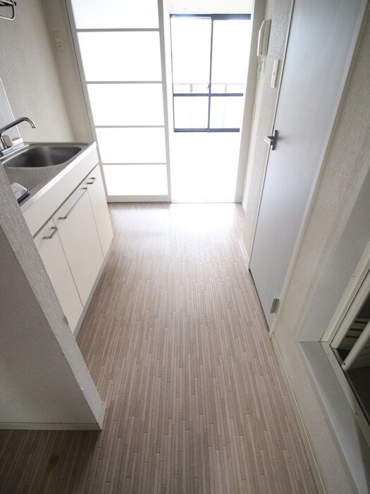 物件内観写真17　(廊下)