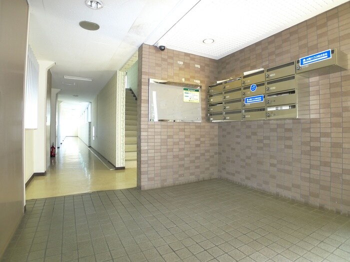 物件外観写真4　(エントランス部分)