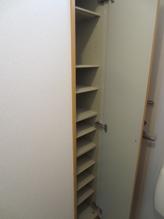 物件内観写真15　(靴箱)