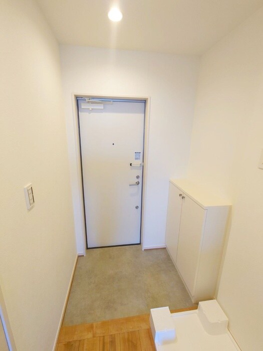 物件内観写真15　(玄関)