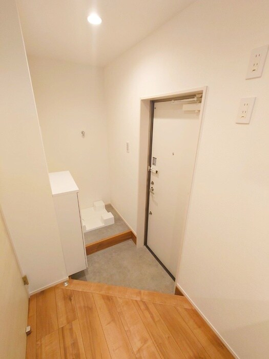 物件内観写真15　(玄関)