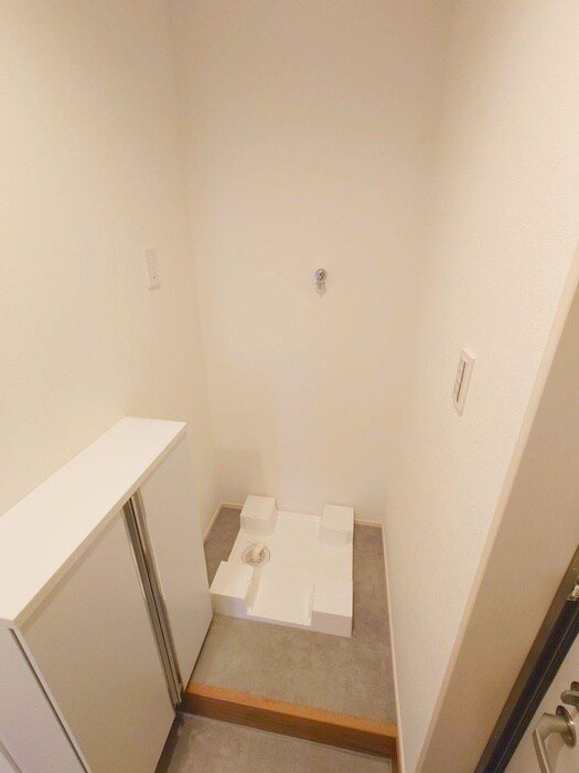 物件内観写真17　(洗濯機置場)