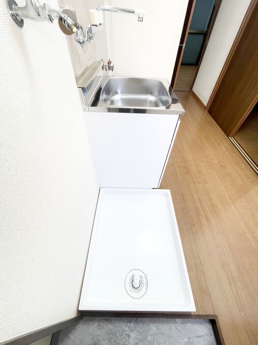 物件内観写真14　(洗濯機置場)