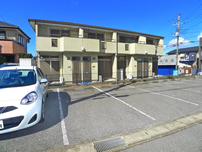 物件外観写真4　(駐車場)