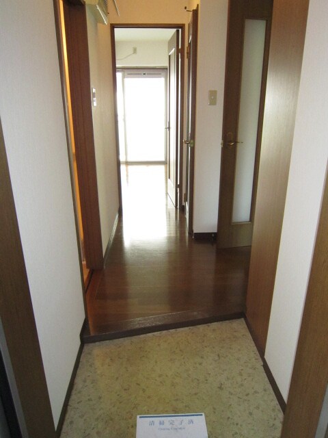 物件内観写真7　(玄関)