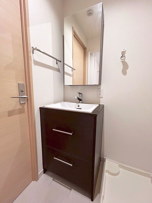 物件内観写真11　(洗面)