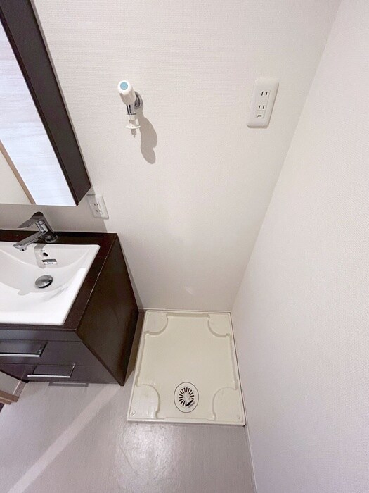 物件内観写真12　(洗濯機置場)