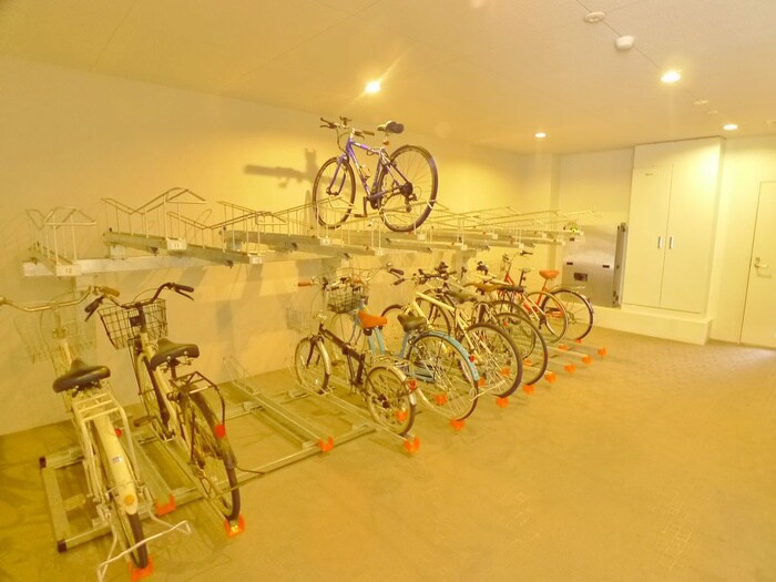 物件外観写真5　(駐輪場)