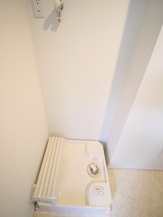 物件内観写真14　(洗濯機置場)