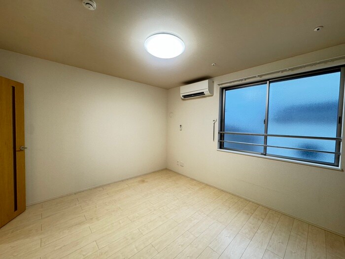 物件内観写真9　(居室)